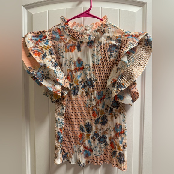 Red Popcorn Size Medium Blouse Ruffle Collar And Sleeves Stretch Floral NWOT - Picture 2 of 5